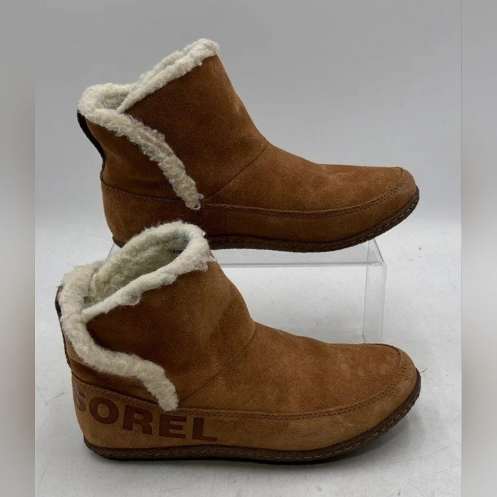 Sorel Nakiska Tan Winter Boots with White Trim Size 7 MSRP $104.95
